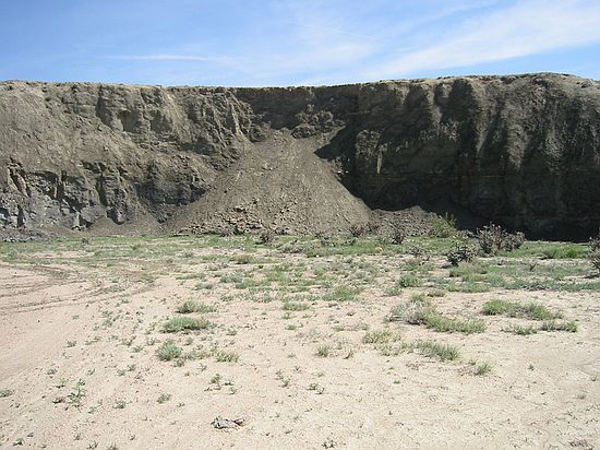 View of northern canyon wall at Tom's Hollow, Baculite Mesa.