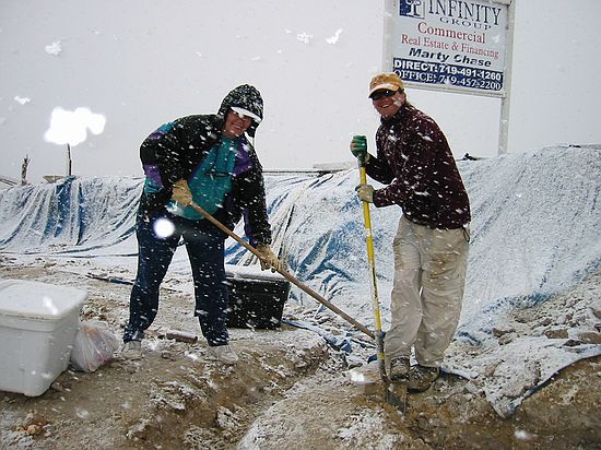 Shirley Alvarez (left) & Rich (right) continue digging. (4/23/03)